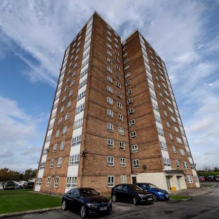 Spacious Apartment For Holiday And Contractor Groups In Salford - Private Parking - By Nmb Serviced Accommodation Manchester Buitenkant foto