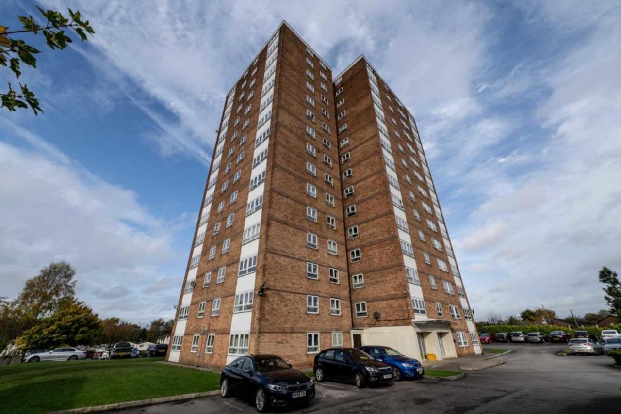 Spacious Apartment For Holiday And Contractor Groups In Salford - Private Parking - By Nmb Serviced Accommodation Manchester Buitenkant foto